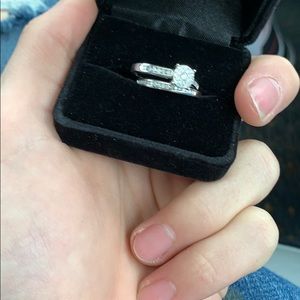 Diamond ring never work size 6 paid 3000